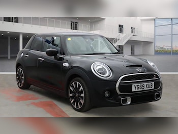 Used MINI Hatch 2019 for sale - 75949630: Photo