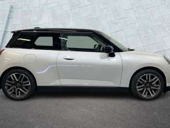 Used MINI Hatch 2024 for sale - 75140778: Photo