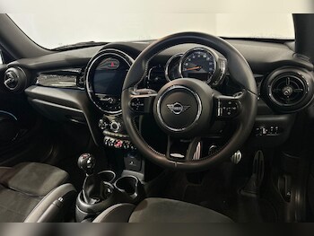 Used MINI Hatch 2021 for sale - 75940112: Photo