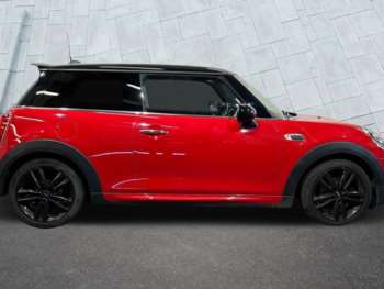 Used MINI Hatch 2019 for sale - 75102428: Photo