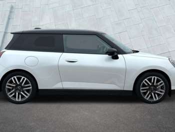 Used MINI Hatch 2024 for sale - 75139864: Photo