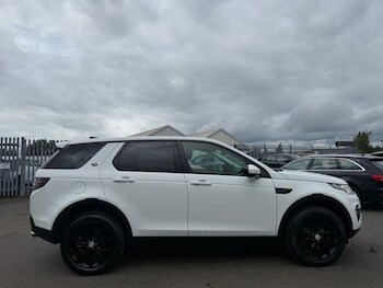 Used Land Rover Discovery Sport 2017 for sale - 74649608: Photo