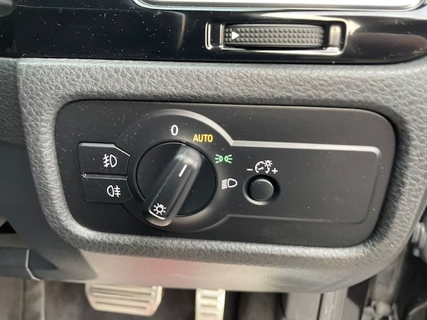 Used Volkswagen Touareg 2015 for sale - 69945762: Photo 25