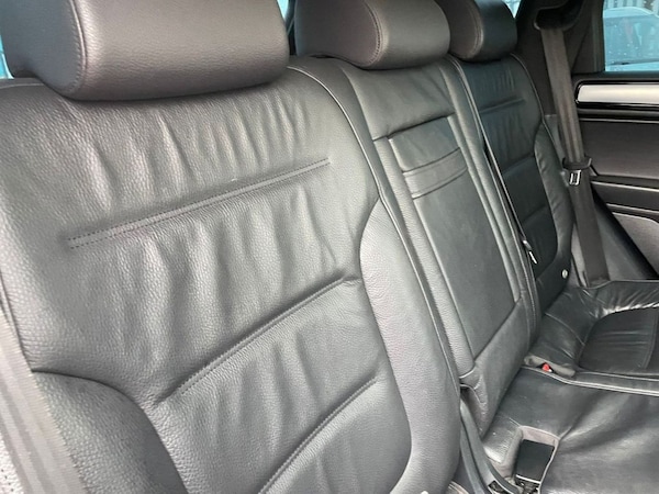 Used Volkswagen Touareg 2015 for sale - 69945762: Photo 30