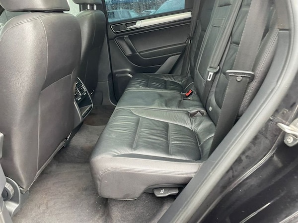 Used Volkswagen Touareg 2015 for sale - 69945762: Photo 32