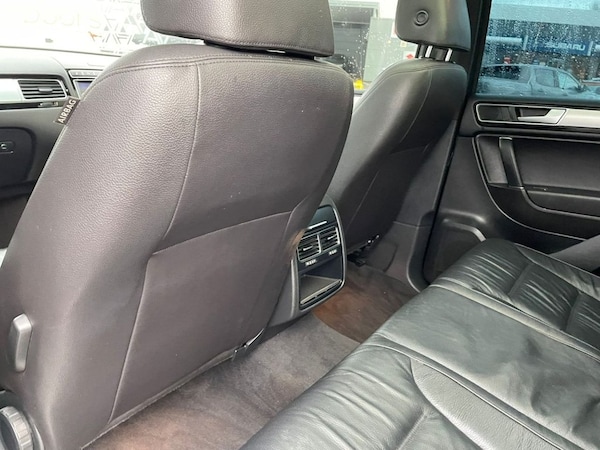 Used Volkswagen Touareg 2015 for sale - 69945762: Photo 34