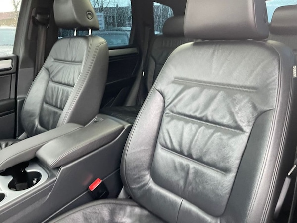 Used Volkswagen Touareg 2015 for sale - 69945762: Photo 36
