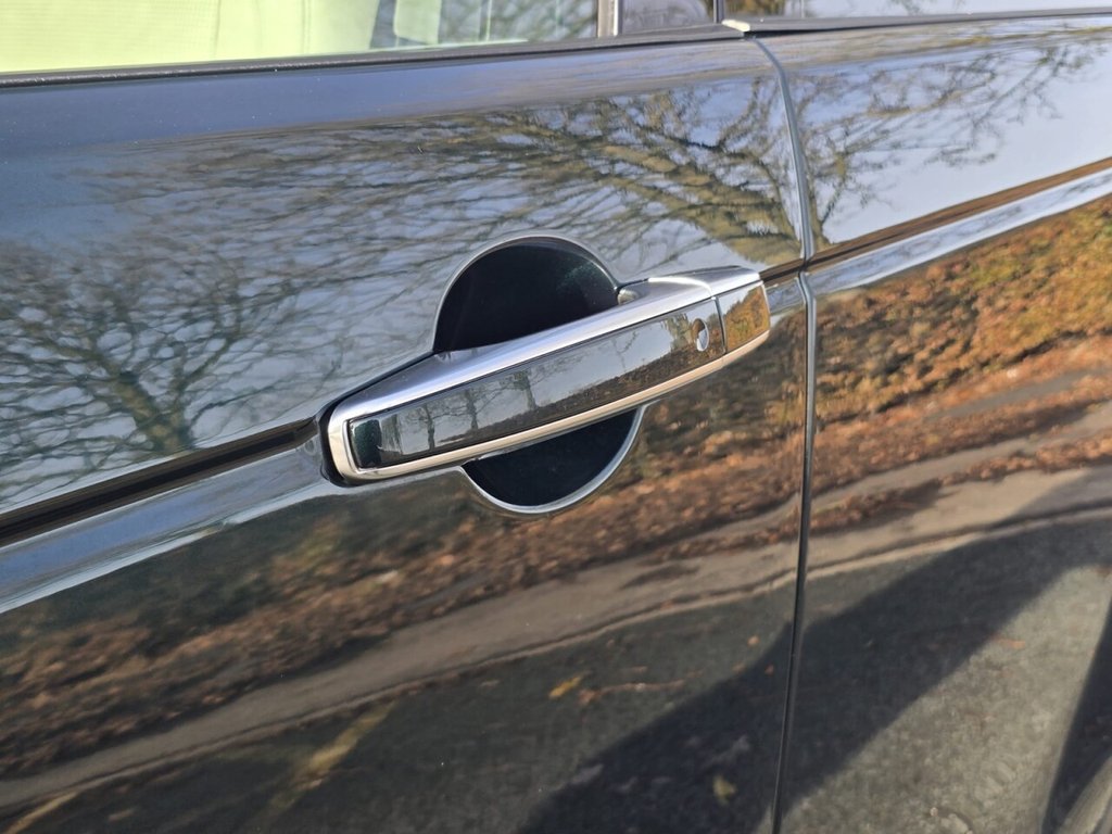 Used Land Rover Discovery Sport 2015 for sale - 76256309: Photo 14