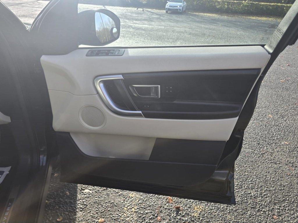 Used Land Rover Discovery Sport 2015 for sale - 76256309: Photo 23