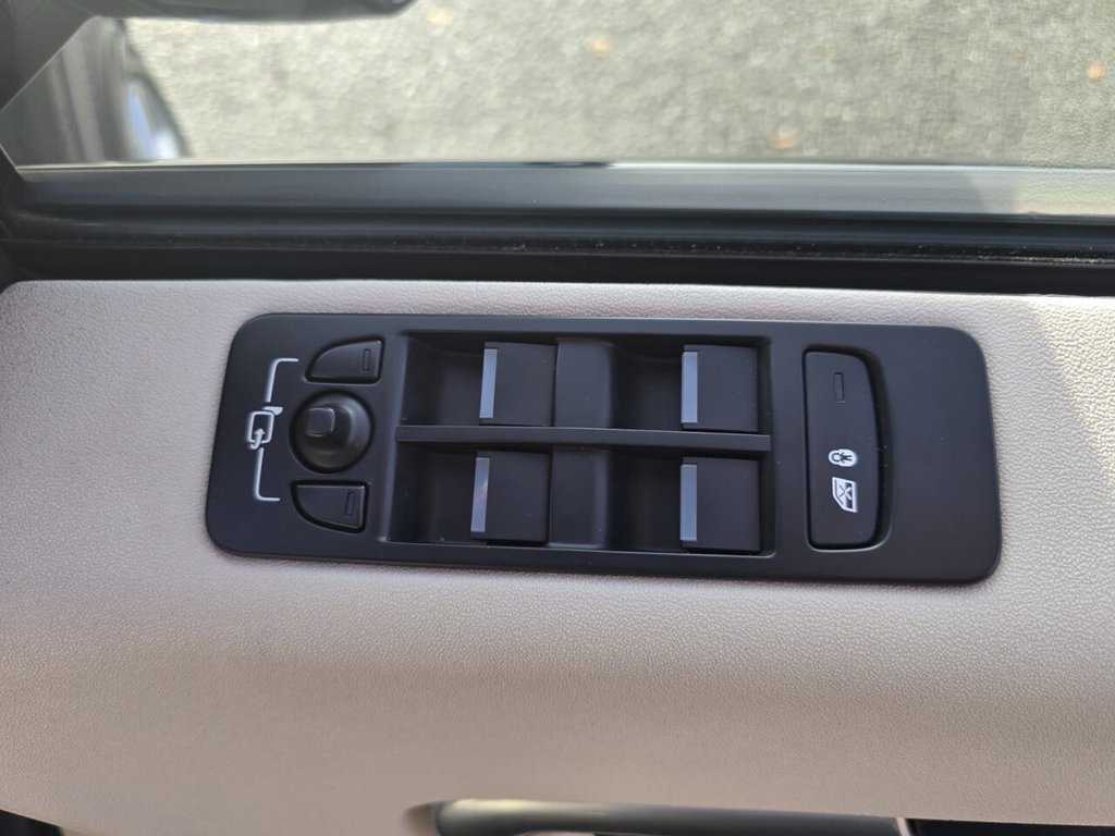 Used Land Rover Discovery Sport 2015 for sale - 76256309: Photo 28