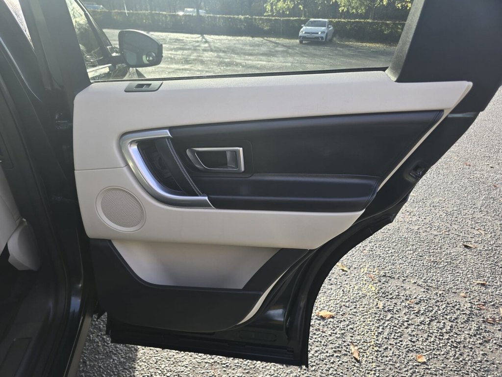 Used Land Rover Discovery Sport 2015 for sale - 76256309: Photo 35