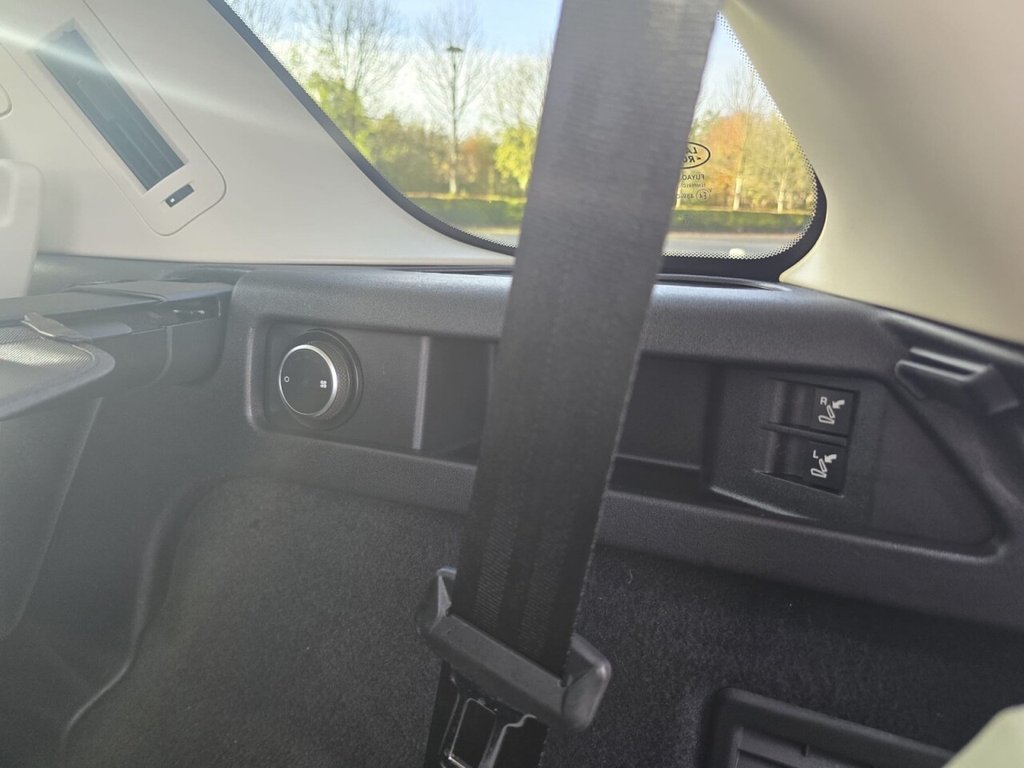 Used Land Rover Discovery Sport 2015 for sale - 76256309: Photo 36