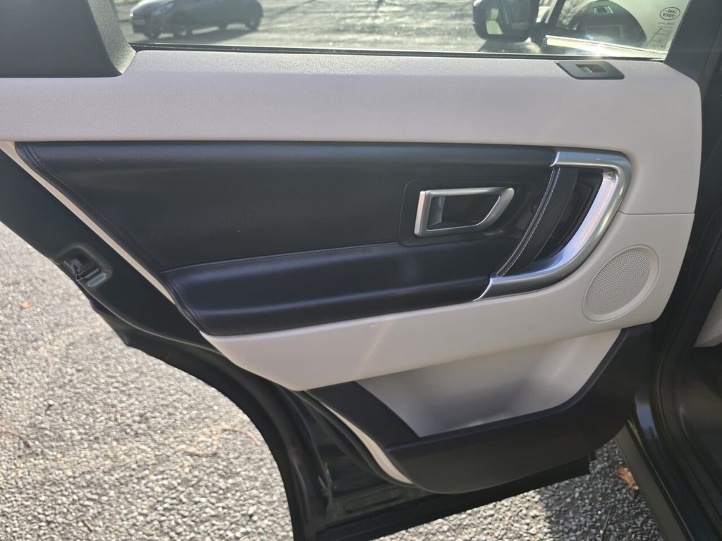 Used Land Rover Discovery Sport 2015 for sale - 76256309: Photo 37