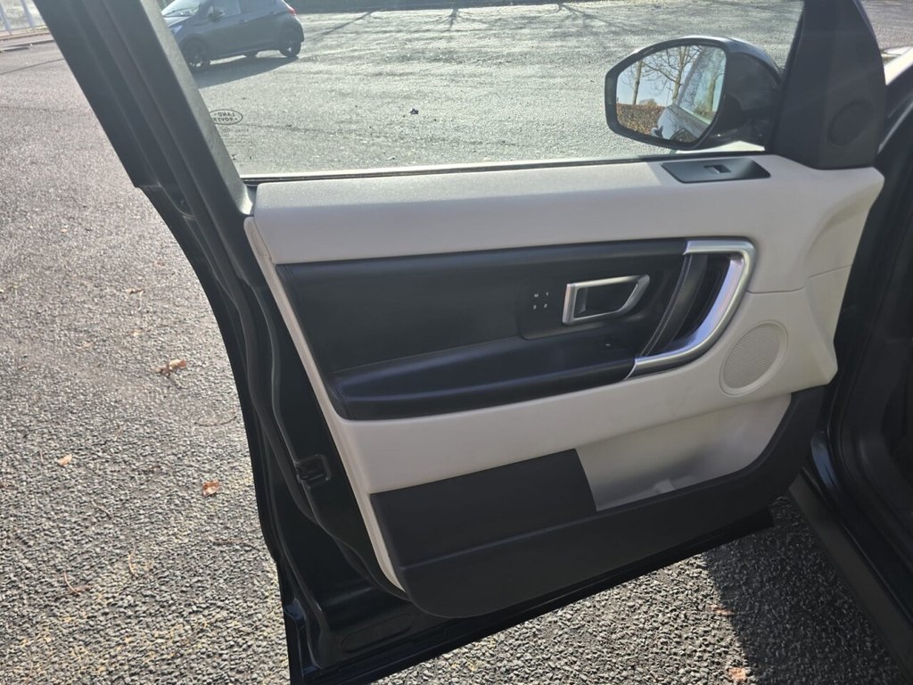 Used Land Rover Discovery Sport 2015 for sale - 76256309: Photo 42