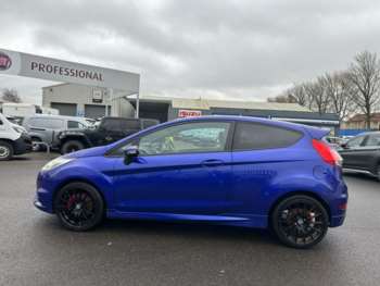 Used Ford Fiesta 2015 for sale - 69902926: Photo
