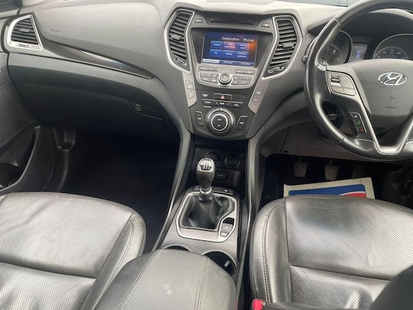Used Hyundai Santa Fe 2015 for sale - 68708547: Photo 32