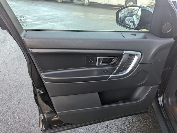 Used Land Rover Discovery Sport 2015 for sale - 65562171: Photo 38