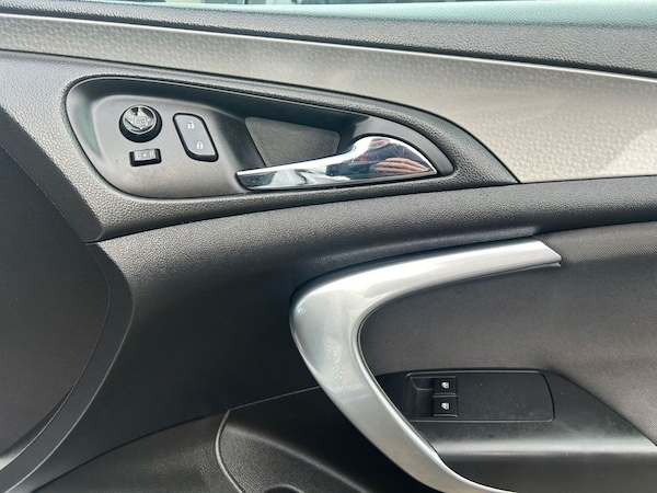 Used Vauxhall Insignia 2015 for sale - 69877359: Photo 10