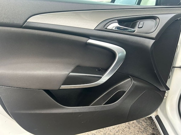 Used Vauxhall Insignia 2015 for sale - 69877359: Photo 29