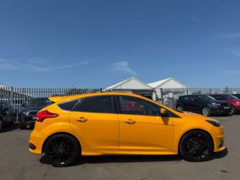 Used Ford Focus 2015 for sale - 75088025: Photo