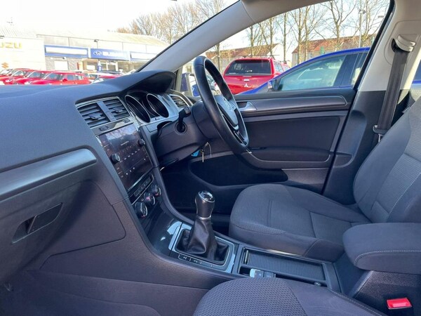Used Volkswagen Golf 2017 for sale - 66711032: Photo 30