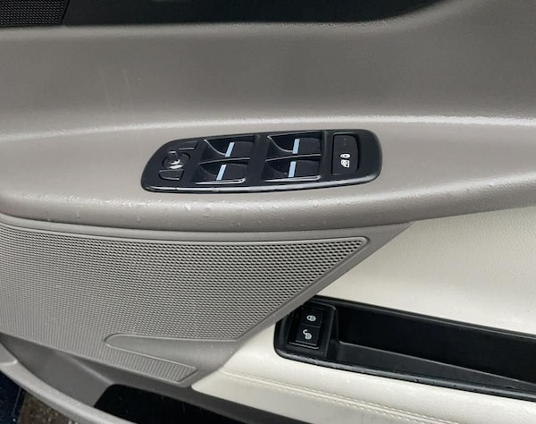 Used Jaguar XE 2016 for sale - 69945863: Photo 13