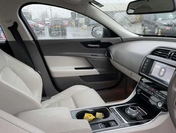 Used Jaguar XE 2016 for sale - 69945863: Photo 16