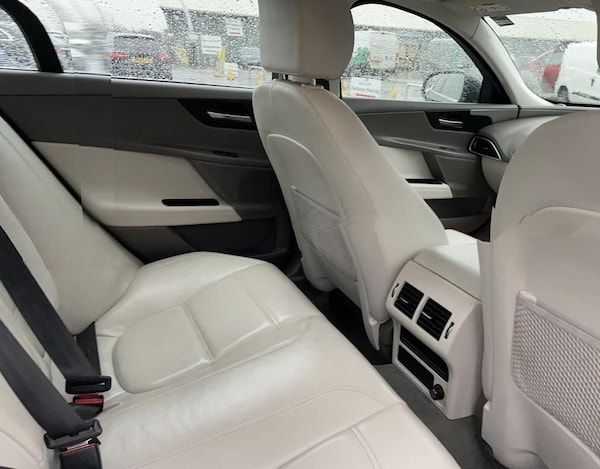 Used Jaguar XE 2016 for sale - 69945863: Photo 19