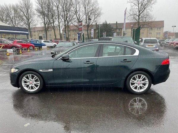 Used Jaguar XE 2016 for sale - 69945863: Photo 4