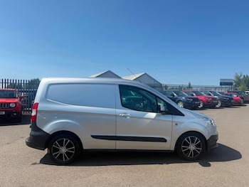 Used Ford Transit Courier 2015 for sale - 77172312: Photo