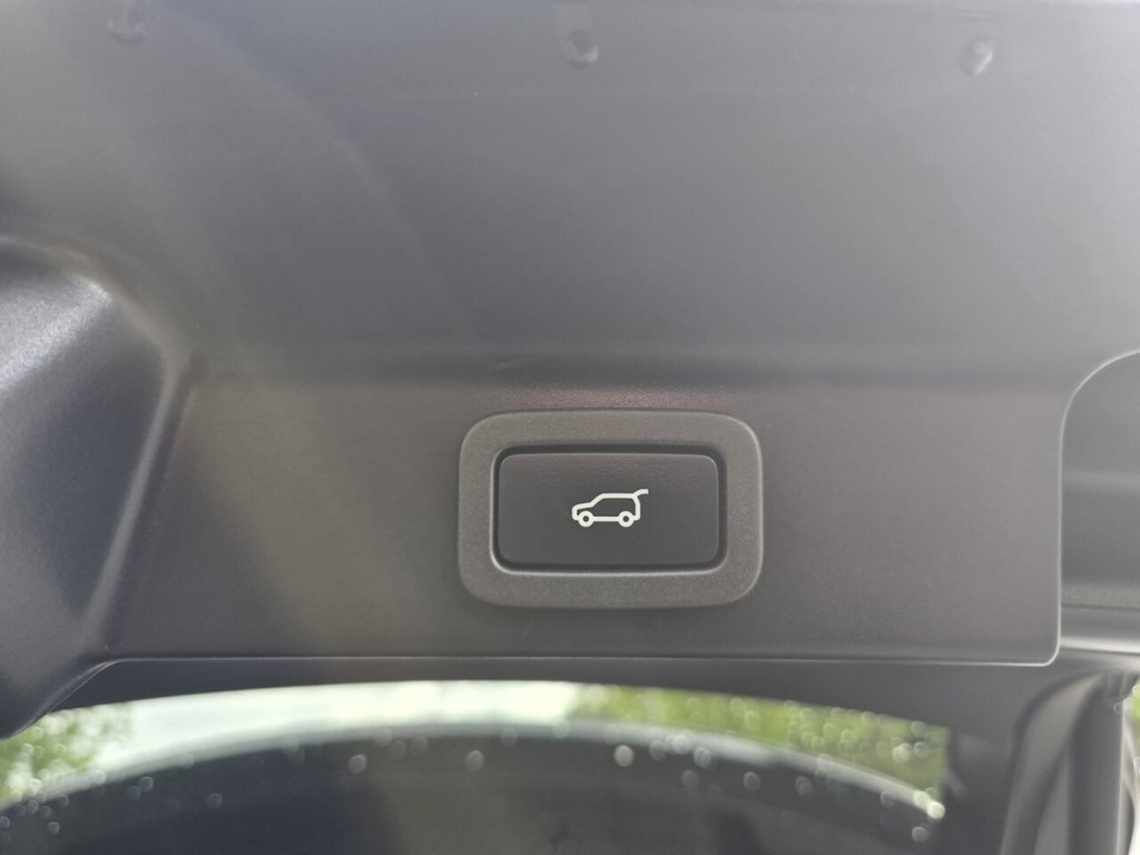 Used Jaguar F-Pace 2018 for sale - 75642517: Photo 35