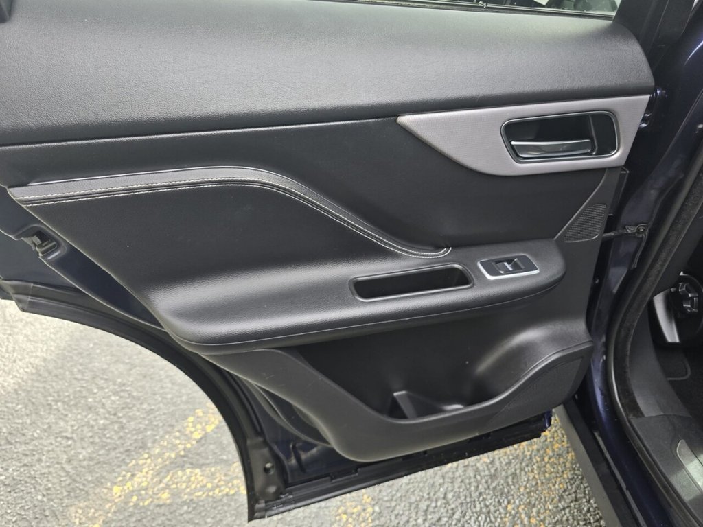 Used Jaguar F-Pace 2018 for sale - 75642517: Photo 36