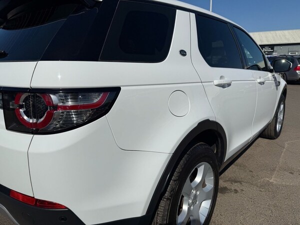 Used Land Rover Discovery Sport 2015 for sale - 74295883: Photo 10
