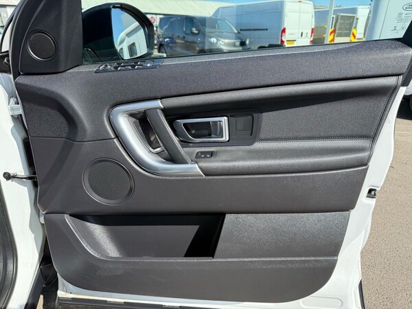 Used Land Rover Discovery Sport 2015 for sale - 74295883: Photo 14