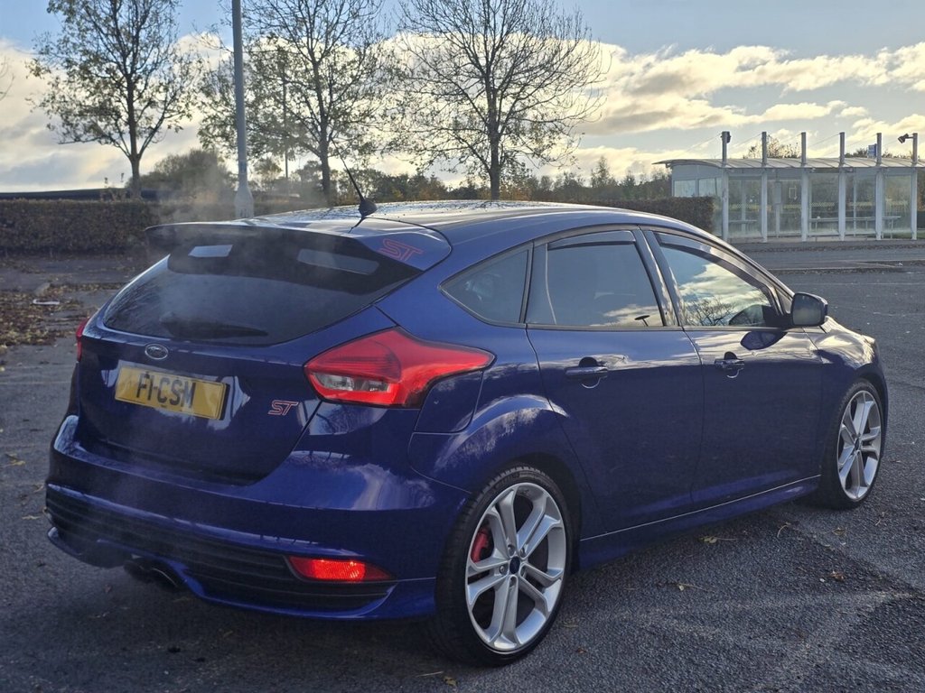 Used Ford Focus 2015 for sale - 75936657: Photo 4