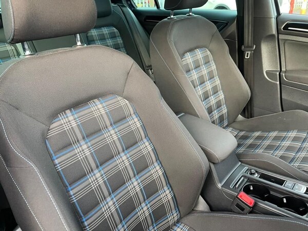 Used Volkswagen Golf 2015 for sale - 69945769: Photo 16
