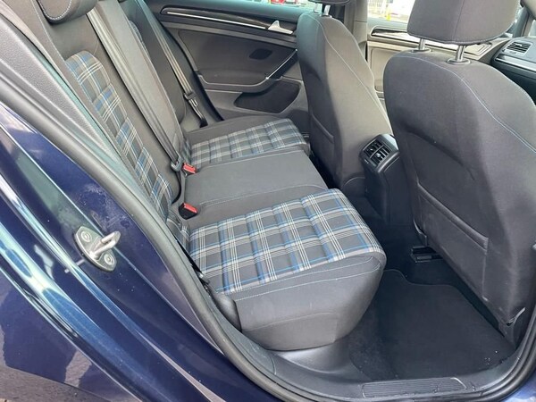 Used Volkswagen Golf 2015 for sale - 69945769: Photo 30