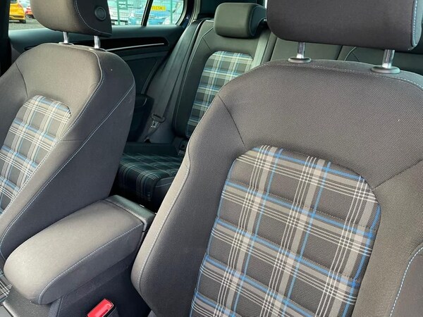 Used Volkswagen Golf 2015 for sale - 69945769: Photo 33