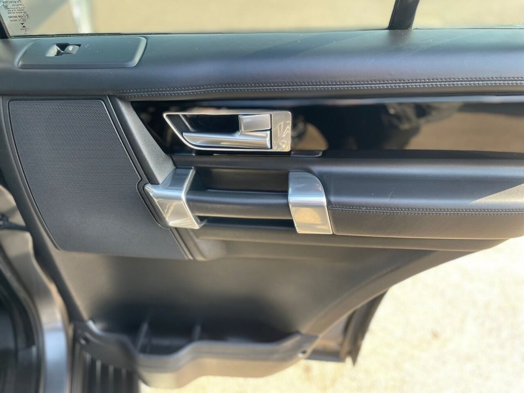 Used Land Rover Discovery 4 2015 for sale - 77636690: Photo 31