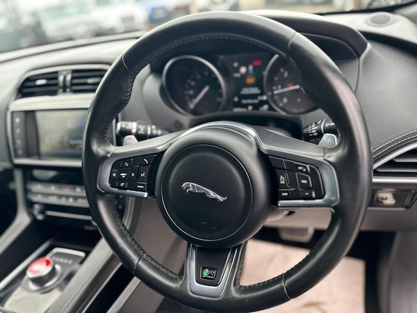 Used Jaguar F-Pace 2017 for sale - 70625986: Photo 20