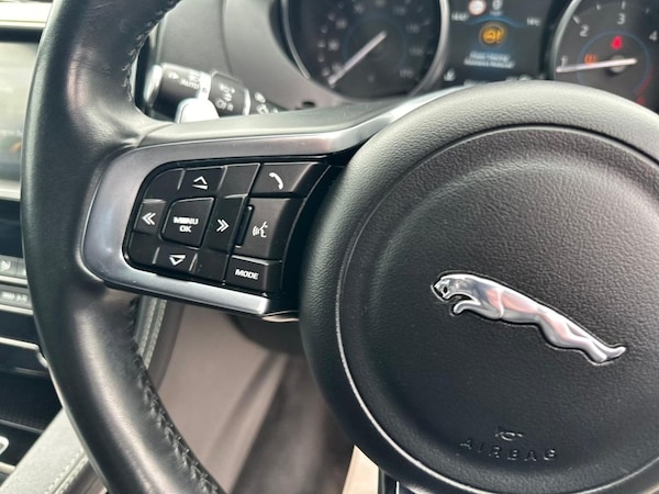 Used Jaguar F-Pace 2017 for sale - 70625986: Photo 22