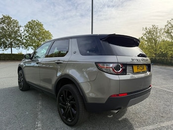 Used Land Rover Discovery Sport 2018 for sale - 76132750: Photo 3