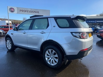 Used Land Rover Discovery Sport 2015 for sale - 77667213: Photo