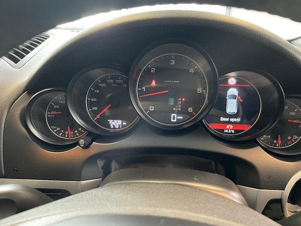 Used Porsche Cayenne 2012 for sale - 69945782: Photo 20