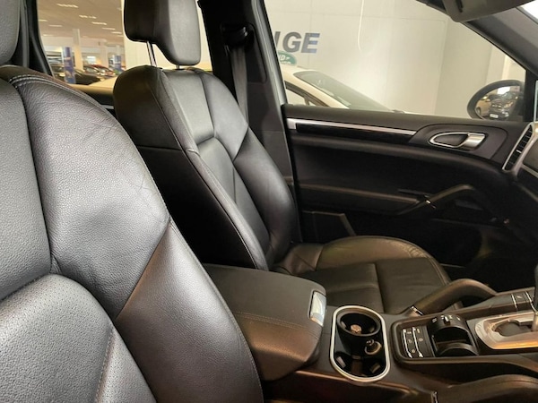 Used Porsche Cayenne 2012 for sale - 69945782: Photo 23