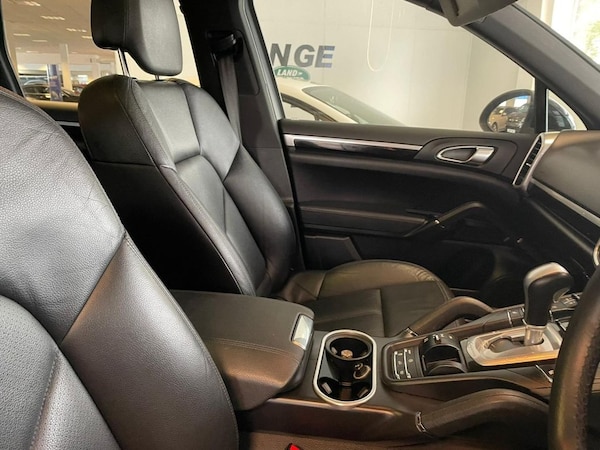 Used Porsche Cayenne 2012 for sale - 69945782: Photo 24