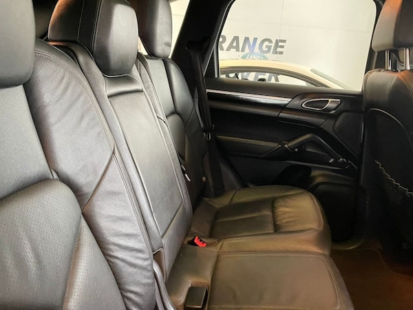 Used Porsche Cayenne 2012 for sale - 69945782: Photo 31