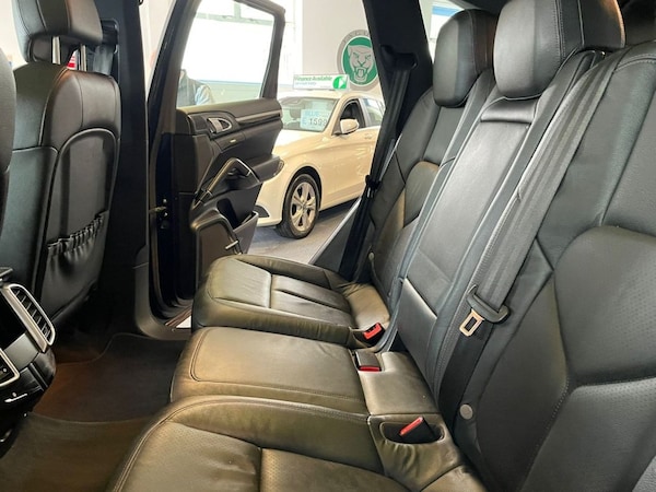 Used Porsche Cayenne 2012 for sale - 69945782: Photo 32