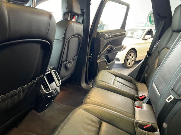 Used Porsche Cayenne 2012 for sale - 69945782: Photo 33