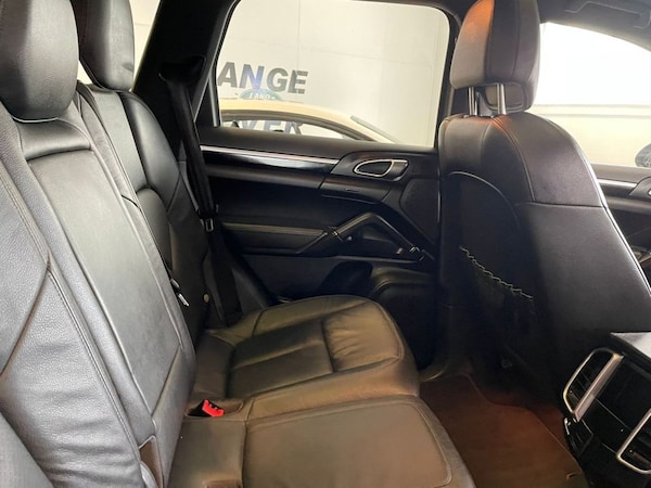 Used Porsche Cayenne 2012 for sale - 69945782: Photo 35